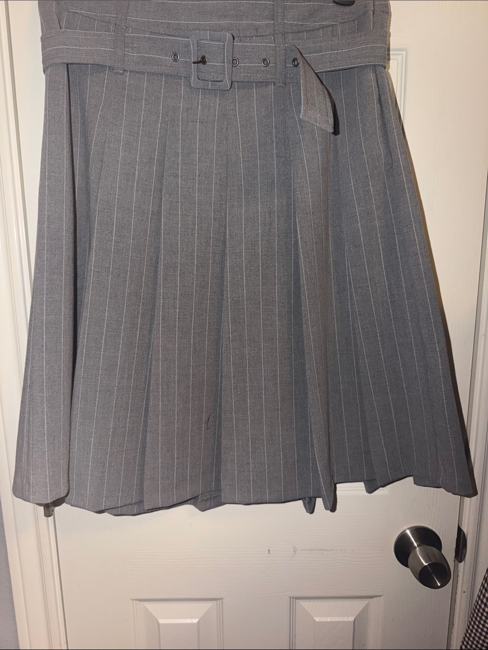 Pleated Midi Skirt with Belt — Gray